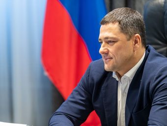 Губернатор поблагодарил музейных работников региона за вклад в сохранение истории Псковской земли.